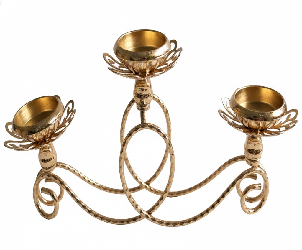 Candelabro de Metal – Estilo y Modernidad