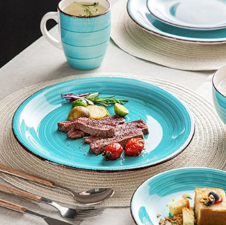 Vajilla de 16 piezas en color verde.