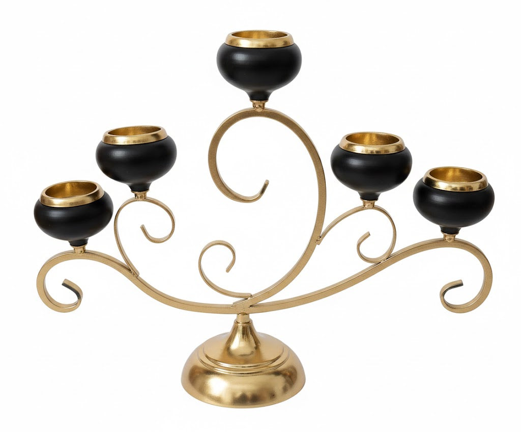 Candelabro de Metal – Estilo y Equilibrio