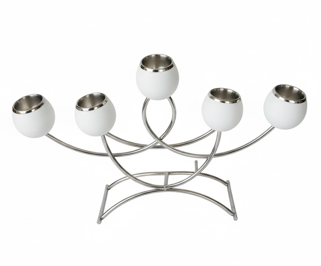 Candelabro de Metal – Elegante y Decorativo
