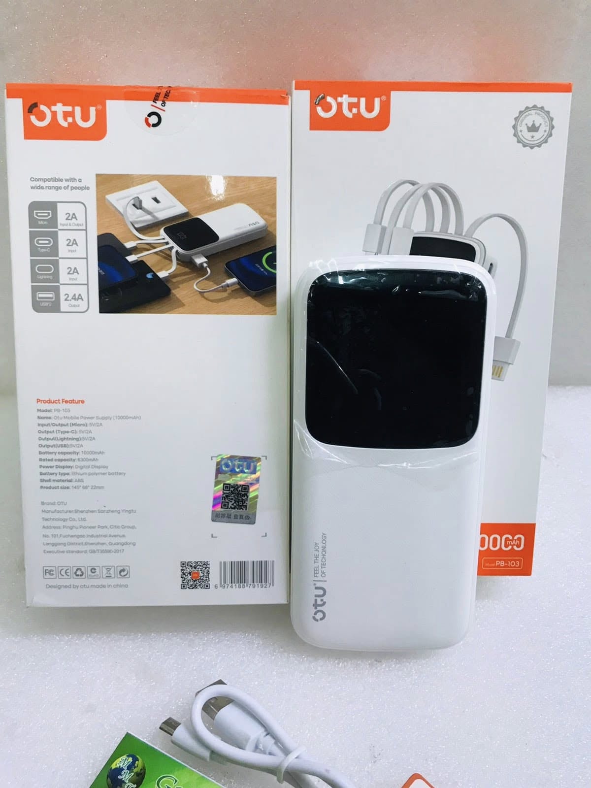 Cargador Portátil Blanco de 10.000 mAh – Energía Ligera y Práctica
