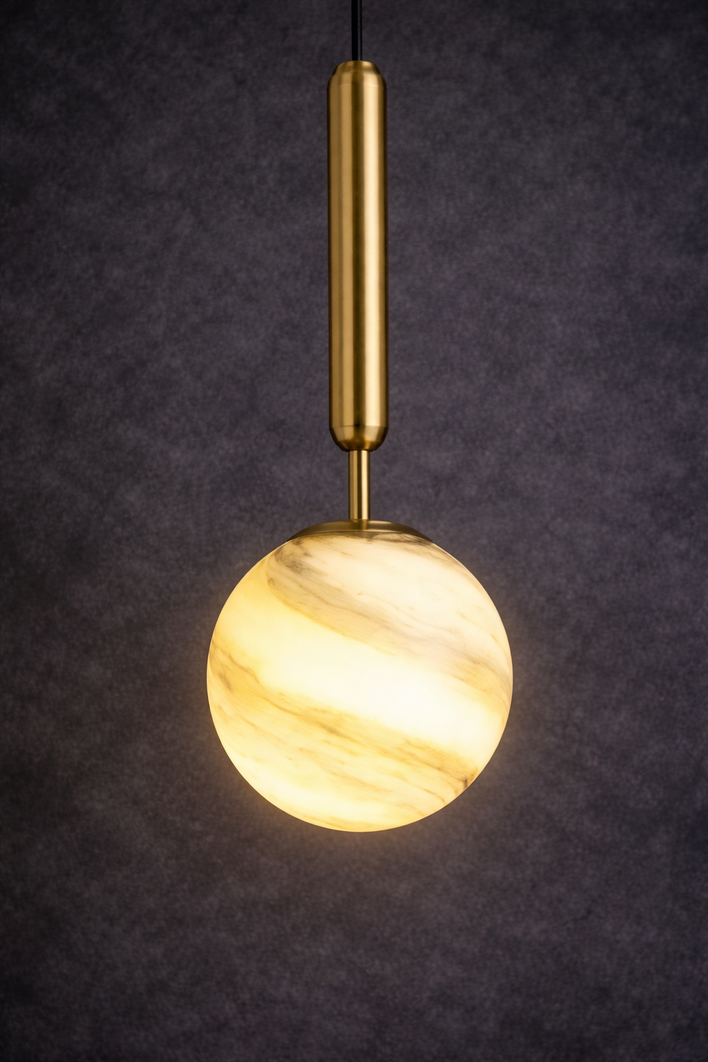 Lámpara Colgante Decorativa Esfera Mármol – Acabado Dorado