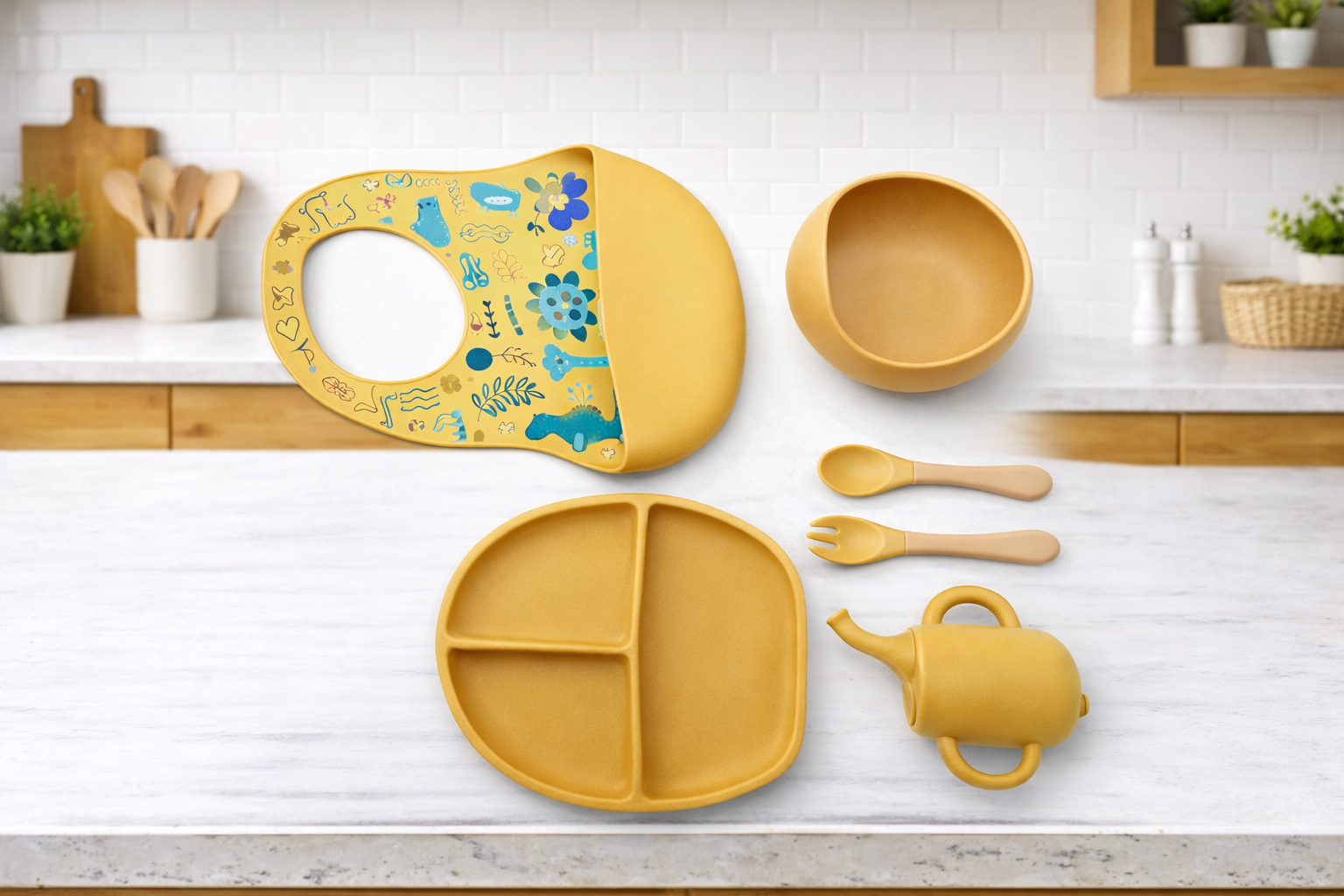 Juego de platos y cubiertos de silicona.