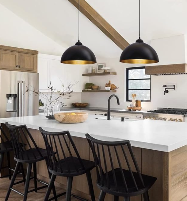 Lámpara colgante rústica negra y dorada