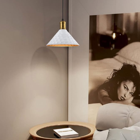 Lámpara colgante estilo granja industrial – blanco y latón