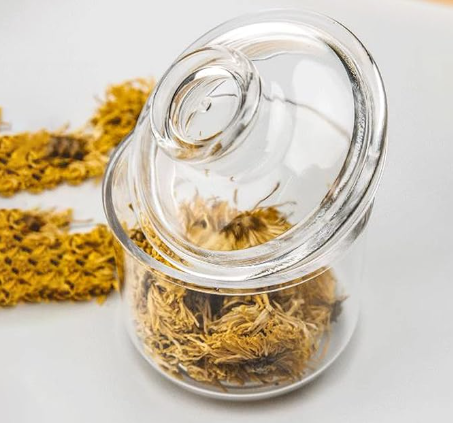 Frasco de vidrio, diseño transparente y funcional para almacenamiento o decoración