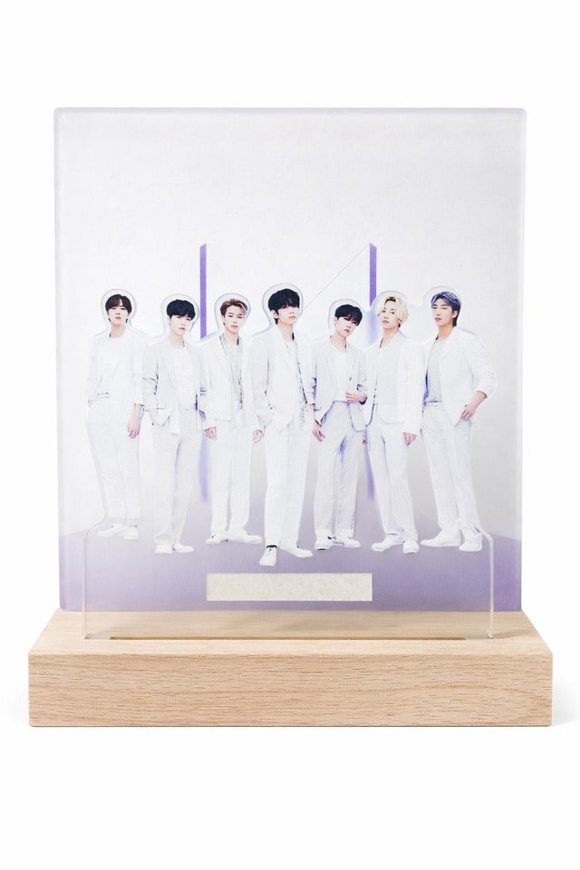 ✨ Lámpara LED BTS en Acrílico con Base de Madera | Luz Ajustable 🎶