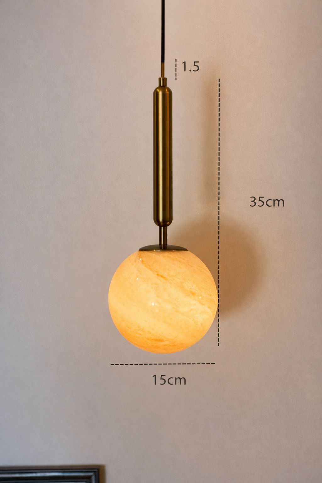 Lámpara Colgante Decorativa Esfera Mármol – Acabado Dorado